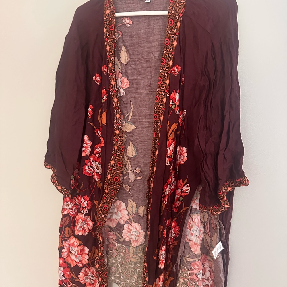 DR2 Multicolor Patterned Top - Picture 7 of 7